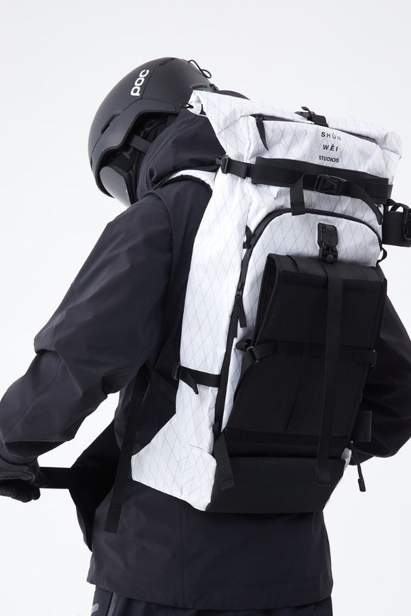 XwXwSeui Men Women Mountain Waterproof Snow Backpack